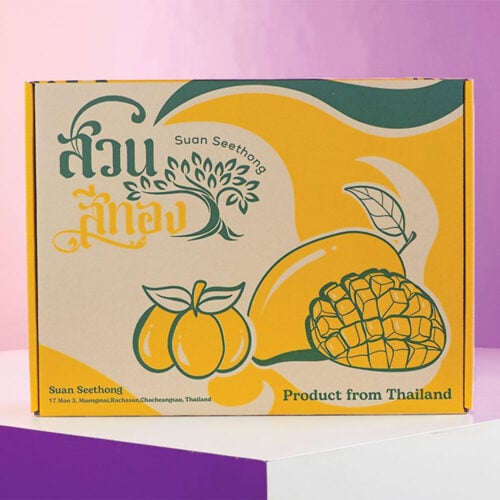 กล่องมะม่วงสวนสีทอง PREMIUM MANGO กล่องหูช้าง – กล่องลูกฟูกพรีเมียม แข็งแรง ทนชื้น ดีไซน์หรูพร้อมหูจับพกพาสะดวก เหมาะกับผลไม้สด ของฝาก และสินค้าส่งออกคุณภาพจากสวนไทย กล่องมะม่วงสวนสีทอง PREMIUM MANGO กล่องหูช้าง – กล่องลูกฟูกพรีเมียม แข็งแรง ทนชื้น ดีไซน์หรูพร้อมหูจับพกพาสะดวก เหมาะกับผลไม้สด ของฝาก และสินค้าส่งออกคุณภาพจากสวนไทย