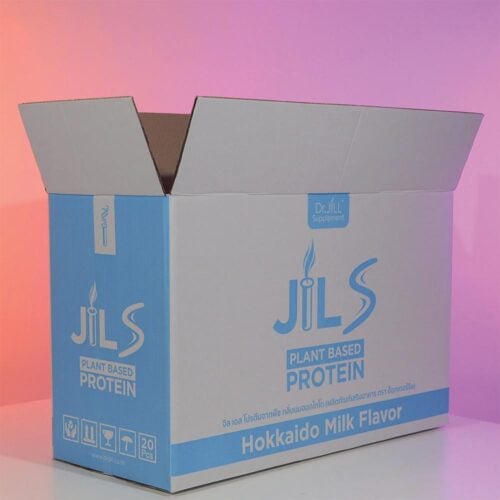 กล่องอาหารเสริม Dr.Jil Hokkaido Milk – กล่องลูกฟูกพรีเมียม ดีไซน์มินิมอลโทนขาว ถ่ายทอดความละมุนและคุณภาพระดับญี่ปุ่น เสริมภาพลักษณ์แบรนด์สุขภาพและความงามให้โดดเด่นอย่างหรูหรา กล่องอาหารเสริม Dr.Jil Hokkaido Milk – กล่องลูกฟูกพรีเมียม ดีไซน์มินิมอลโทนขาว ถ่ายทอดความละมุนและคุณภาพระดับญี่ปุ่น เสริมภาพลักษณ์แบรนด์สุขภาพและความงามให้โดดเด่นอย่างหรูหรา