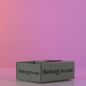 กล่องไดคัทพิเศษ กล่องใส่ขนมหวานพร้อมช่องใส่แก้วน้ำ Belong to me – กล่องลูกฟูกพรีเมียม ดีไซน์ไดคัทแยกช่องใส่ขนมและเครื่องดื่ม เหมาะสำหรับคาเฟ่ ของฝาก หรือแบรนด์ขนมที่ใส่ใจทุกรายละเอียด