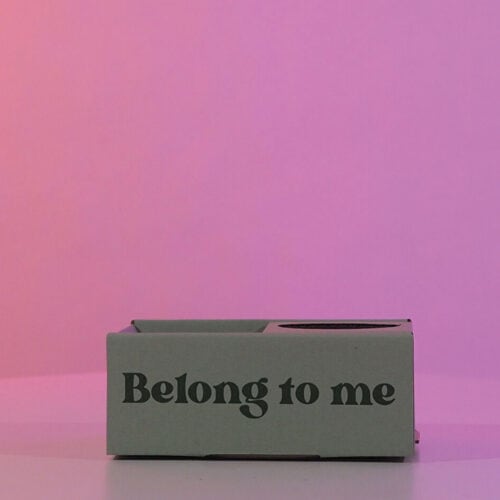 กล่องไดคัทพิเศษ กล่องใส่ขนมหวานพร้อมช่องใส่แก้วน้ำ Belong to me – กล่องลูกฟูกพรีเมียม ดีไซน์ไดคัทแยกช่องใส่ขนมและเครื่องดื่ม เหมาะสำหรับคาเฟ่ ของฝาก หรือแบรนด์ขนมที่ใส่ใจทุกรายละเอียด กล่องไดคัทพิเศษ กล่องใส่ขนมหวานพร้อมช่องใส่แก้วน้ำ Belong to me – กล่องลูกฟูกพรีเมียม ดีไซน์ไดคัทแยกช่องใส่ขนมและเครื่องดื่ม เหมาะสำหรับคาเฟ่ ของฝาก หรือแบรนด์ขนมที่ใส่ใจทุกรายละเอียด