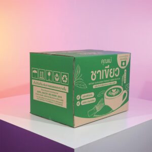 กล่องชาแบบผงชง แบรนด์คุณแม่ชาเขียว – กล่องลูกฟูกพรีเมียม ดีไซน์อบอุ่น ถ่ายทอดกลิ่นหอมละมุนของชาไทยธรรมชาติ เหมาะกับแบรนด์เครื่องดื่มสุขภาพที่ใส่ใจคุณภาพทุกแก้ว