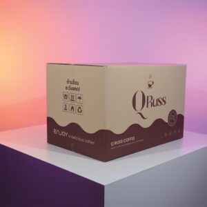 กล่องกาแฟ Q RUSS COFFEE – กล่องลูกฟูกพรีเมียม ดีไซน์เรียบหรูโทนดำทอง ถ่ายทอดพลังและความเข้มของกาแฟพรีเมียม เสริมภาพลักษณ์แบรนด์ให้ดูทันสมัยและมั่นคง
