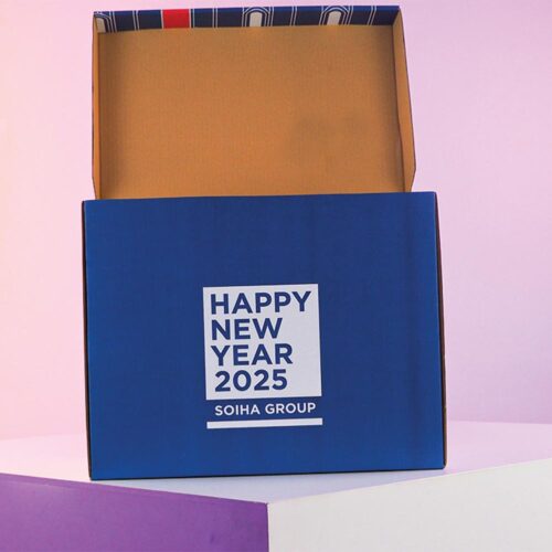 กล่องไดคัทเอกสาร กล่องใส่ของขวัญสำหรับเทศกาลปีใหม่ Happy New Year Box – กล่องลูกฟูกพรีเมียม ดีไซน์หรู มอบความประทับใจในทุกเทศกาลปีใหม่ เหมาะสำหรับของขวัญลูกค้าและของฝากองค์กร กล่องไดคัทเอกสาร กล่องใส่ของขวัญสำหรับเทศกาลปีใหม่ Happy New Year Box – กล่องลูกฟูกพรีเมียม ดีไซน์หรู มอบความประทับใจในทุกเทศกาลปีใหม่ เหมาะสำหรับของขวัญลูกค้าและของฝากองค์กร