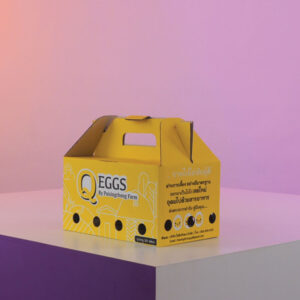 กล่องไข่ไก่ ฟาร์มไข่ไก่ คิวส์ 24 ฟอง – กล่องลูกฟูกพรีเมียม แข็งแรง ปลอดภัย ดีไซน์สะอาด ถ่ายทอดความสดใหม่จากฟาร์มคิวส์ ส่งตรงไข่ไก่คุณภาพดีสู่มือผู้บริโภค